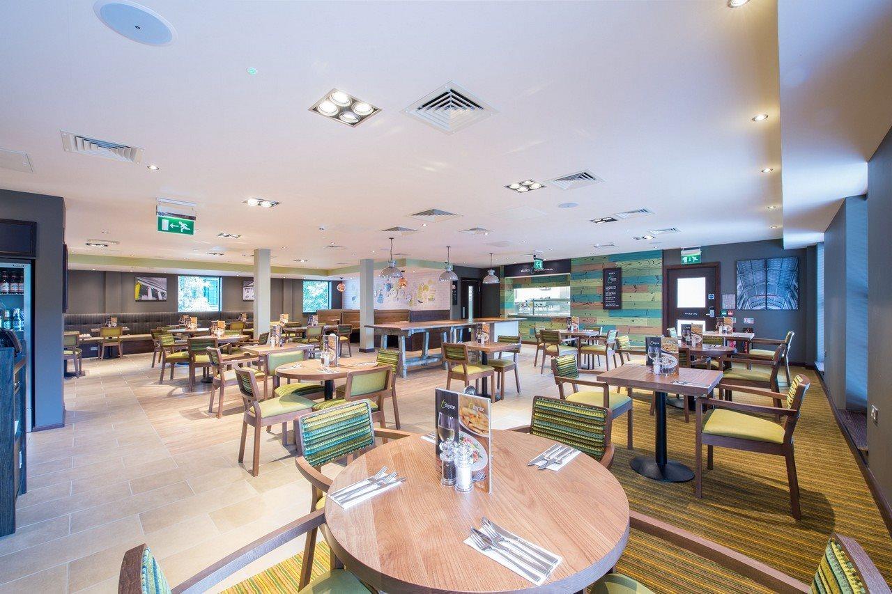 Premier Inn Chelmsford City Centre Exterior photo